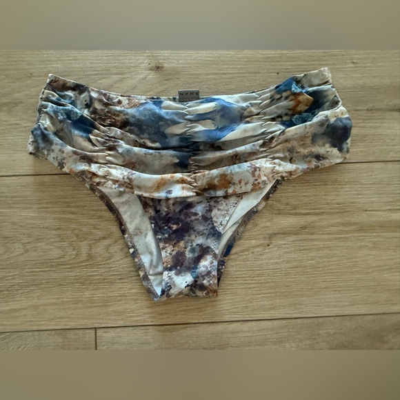 Shan 3 Piece Matching swim set bikini & matching coverup size 8 - Picture 9 of 13